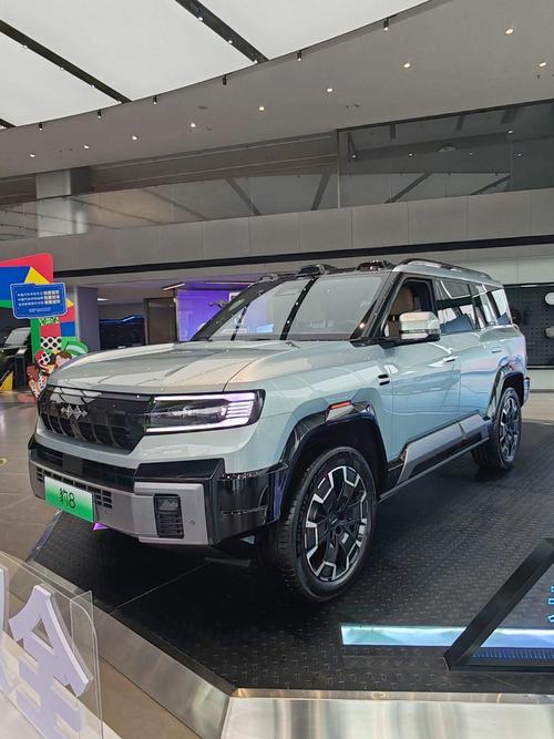 惠州281比亚迪方程豹硬派越野的爆款，英菲尼迪35周年与你共成长